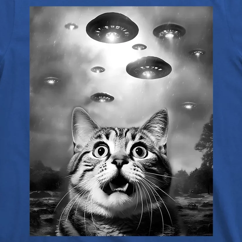 Funny Meme Cat Selfie With Alien Ufos Funny Cat Lovers Aliens Ufo T-Shirt