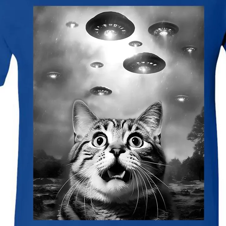 Funny Meme Cat Selfie With Alien Ufos Funny Cat Lovers Aliens Ufo V-Neck T-Shirt