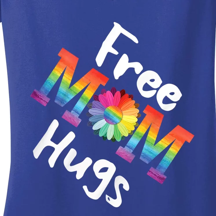 Free Mom Hugs Tee Lgbt Pride Parades Daisy Flower Gift Women's V-Neck T-Shirt