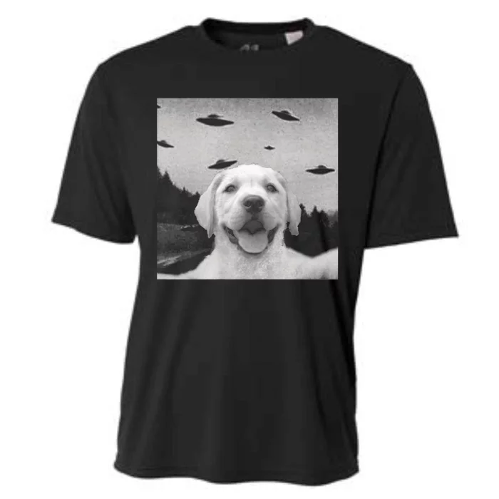 Funny Meme Labrador Selfie With Alien Ufos Funny Dog Lovers Aliens Ufo Cooling Performance Crew T-Shirt