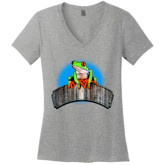 Frog On Wood Panel Women's V-Neck T-Shirt