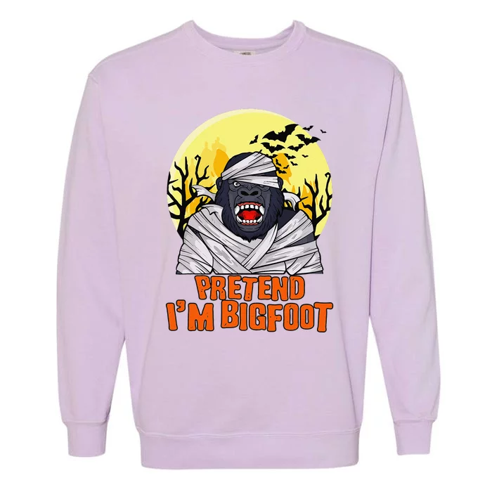 Funny Pretend Im Bigfoot Halloween Scary Sasquatch Mummy Garment-Dyed Sweatshirt