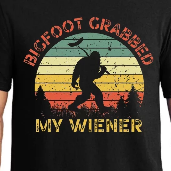 Funny Retro Bigfoot Bigfoot Grabbed My Wiener Design Pajama Set