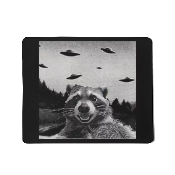 Funny Raccoon Selfie With Alien Ufos Funny Raccoon Lovers Aliens Ufo Mousepad