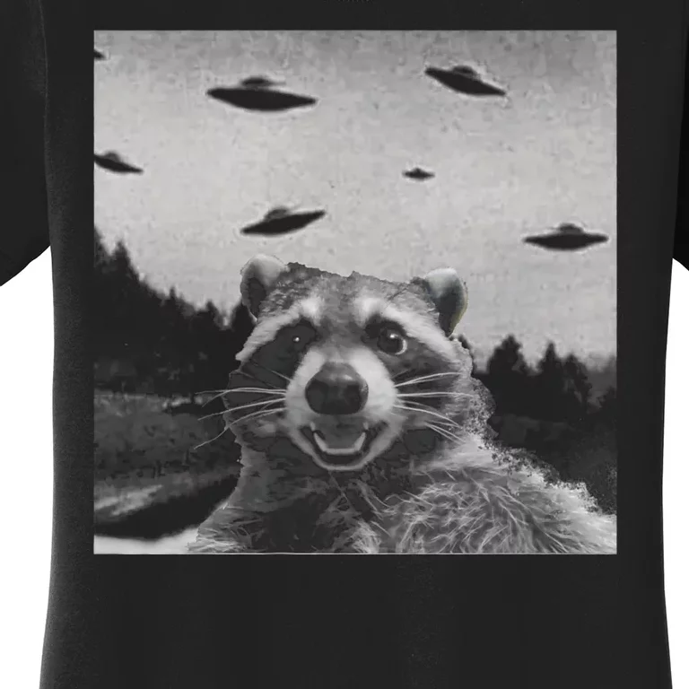 Funny Raccoon Selfie With Alien Ufos Funny Raccoon Lovers Aliens Ufo Women's T-Shirt