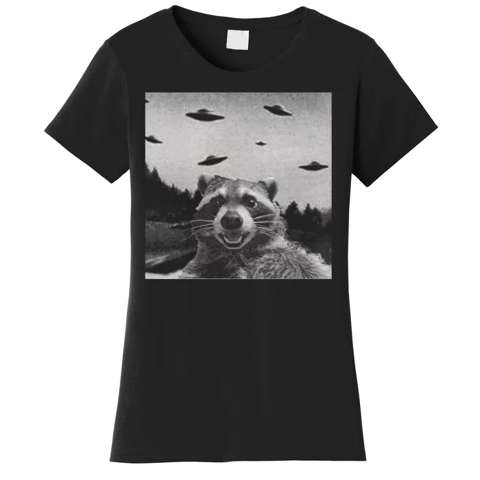 Funny Raccoon Selfie With Alien Ufos Funny Raccoon Lovers Aliens Ufo Women's T-Shirt