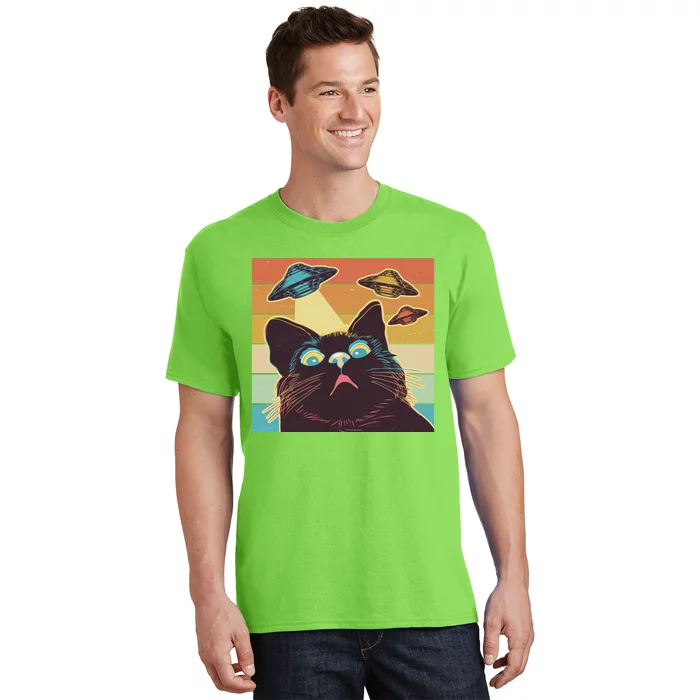 Funny Retro Vintage UFO Cat T-Shirt