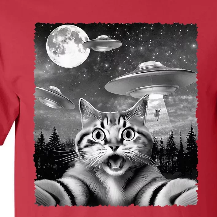 Funny Scared Cat Selfie with UFOs Gift Idea Tall T-Shirt