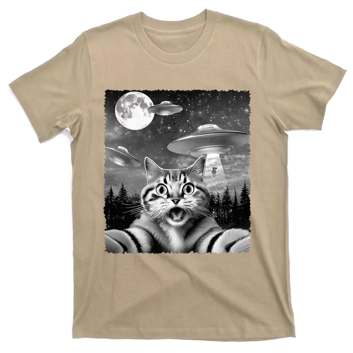 Funny Scared Cat Selfie with UFOs Gift Idea T-Shirt