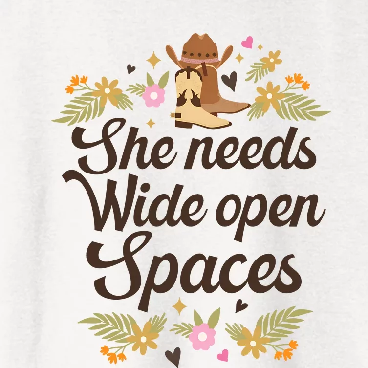 Floral She Needs Wide Open Spaces Country Music Lover The Chicks Country Cowgirl Women's Crop Top Tee