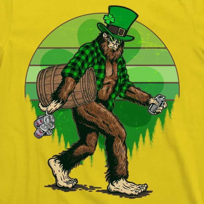 Funny St Patrick's Day Leprechaun Sasquatch With Beer T-Shirt