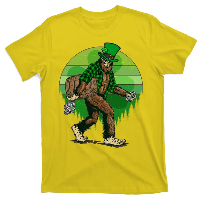 Funny St Patrick's Day Leprechaun Sasquatch With Beer T-Shirt