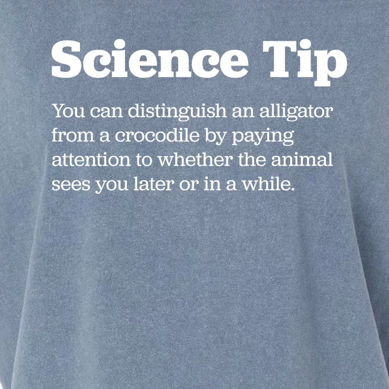 Funny Science Tip How To Distinguish A Alligator From A Crocodile Garment-Dyed Women's Muscle Tee