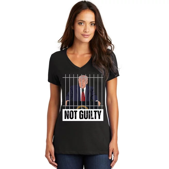 Free Trump. Trump Not Guilty, Pro Trump Supporter Women's V-Neck T-Shirt