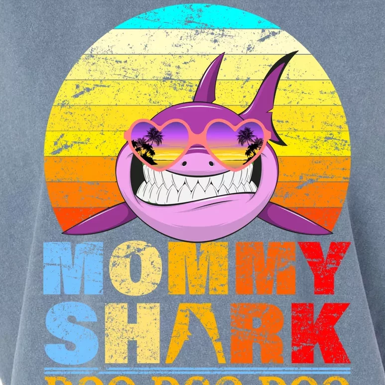 Funny Beach Mommy Shark Doo Garment-Dyed Women's Muscle Tee