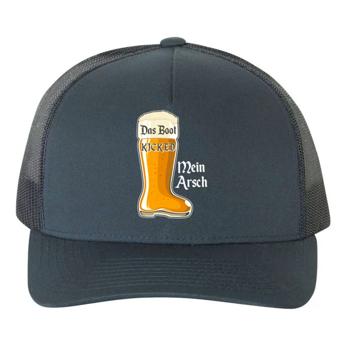 Funny Oktoberfest Das Boot Kicked Mein Arsch Yupoong Adult 5-Panel Trucker Hat