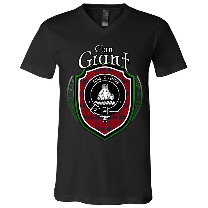 Grant Clan Crest Scottish Clan Grant Family Crest Badge V-Neck T-Shirt