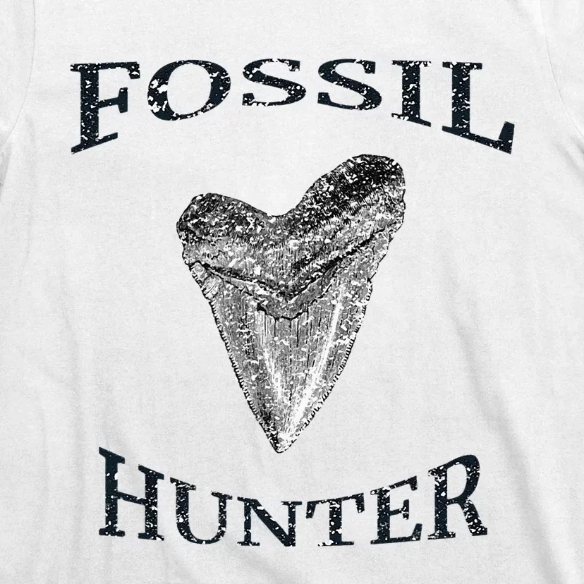 Great Distressed Fossil Hunter Megalodon Tooth Enthusiast T-Shirt