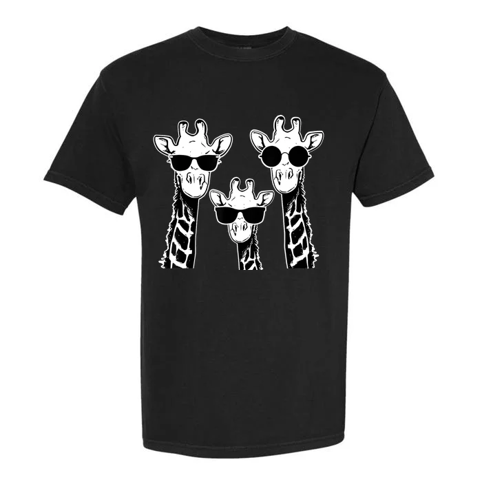 Giraffes family with sunglasses - Giraffe Garment-Dyed Heavyweight T-Shirt