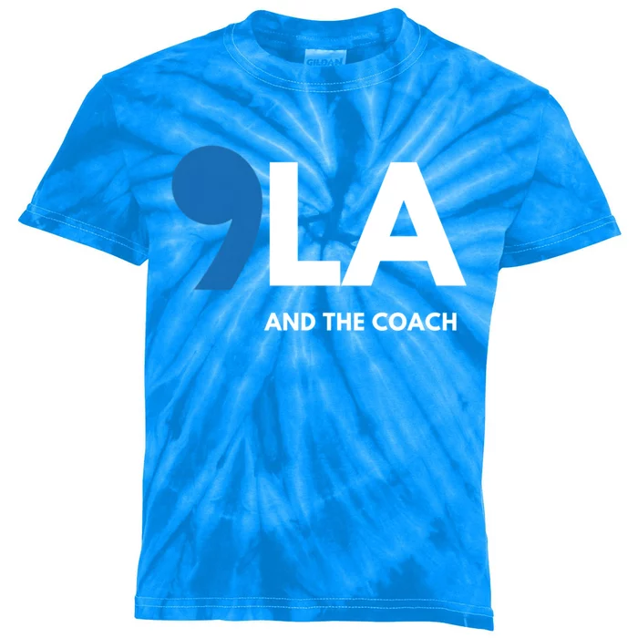 Great Gift Comma La Kamala Harris Tim Walz Coach 2024 La Comma Gift Kids Tie-Dye T-Shirt