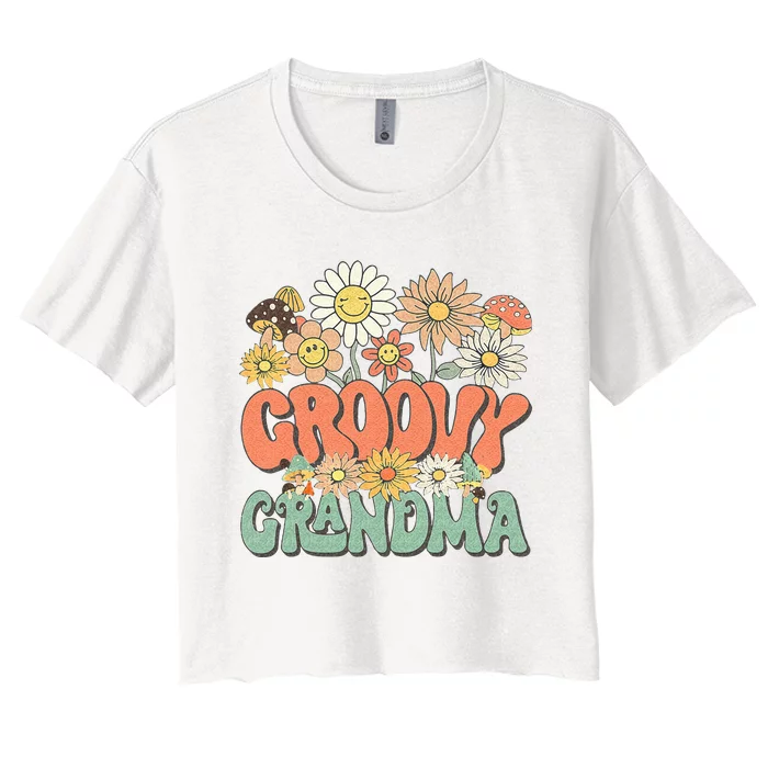 Groovy Grandma Floral Hippie Retro Daisy Flower Mothers Day Women's Crop Top Tee