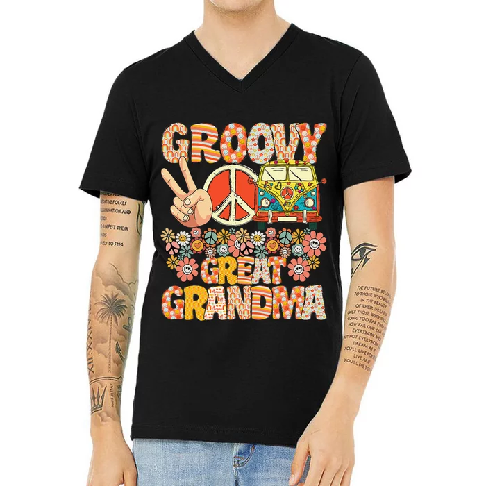 Groovy Great Grandma Retro Matching Family Baby Shower V-Neck T-Shirt