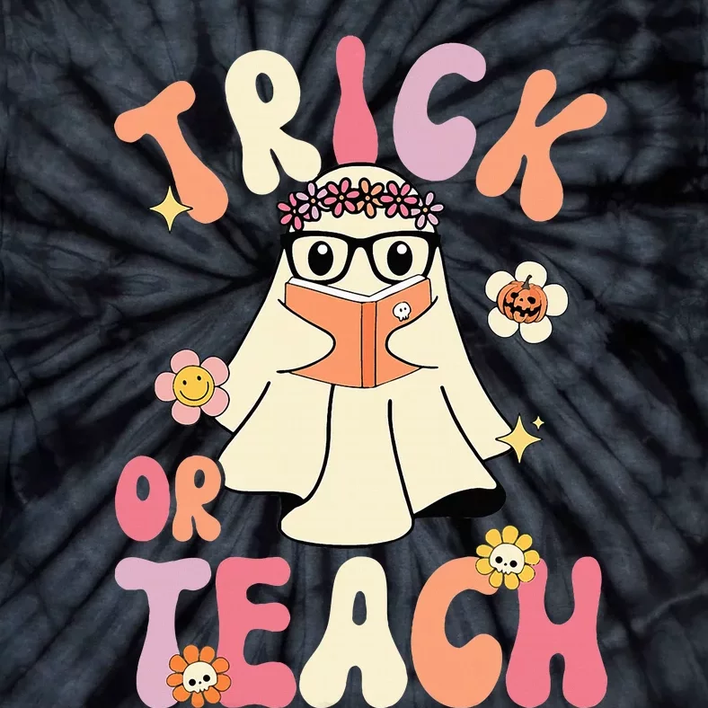 Groovy Halloween Trick Or Teach Retro Floral Ghost Teacher Tie-Dye T-Shirt