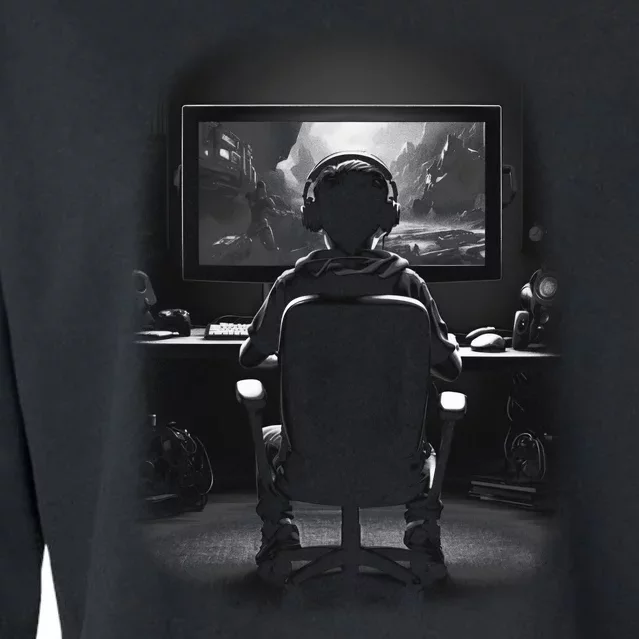 Gamer In Action Cropped Pullover Crew