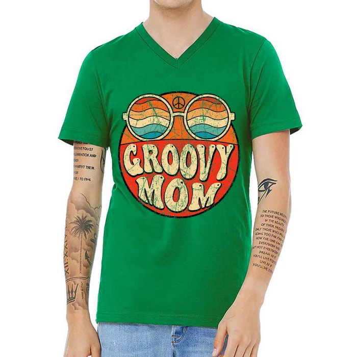 Groovy Mom 70s Aesthetic Nostalgia 1970S V-Neck T-Shirt