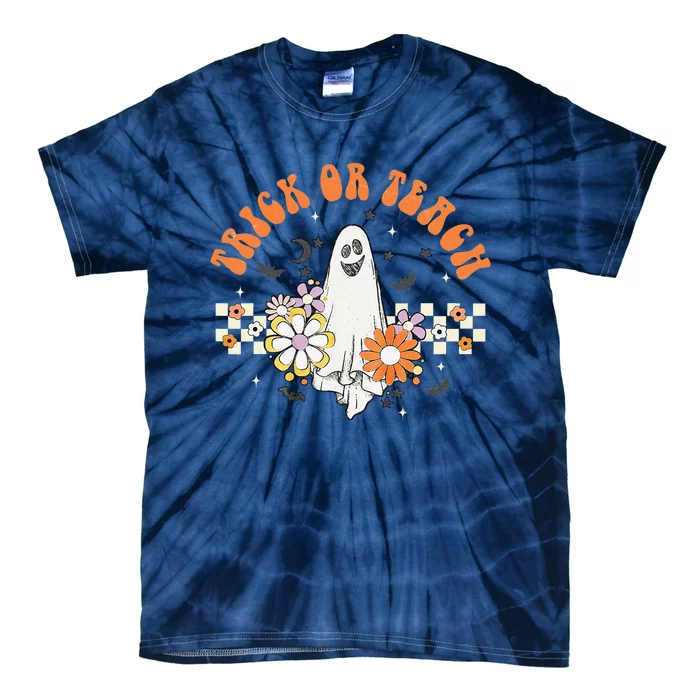 Groovy Retro Ghost Cute Trick Or Teach Fun Halloween Teacher Tie-Dye T-Shirt