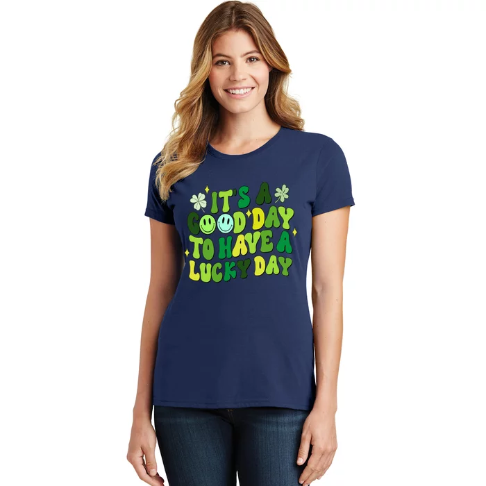 Green Retro Groovy St Patricks Day Party funny Women's T-Shirt