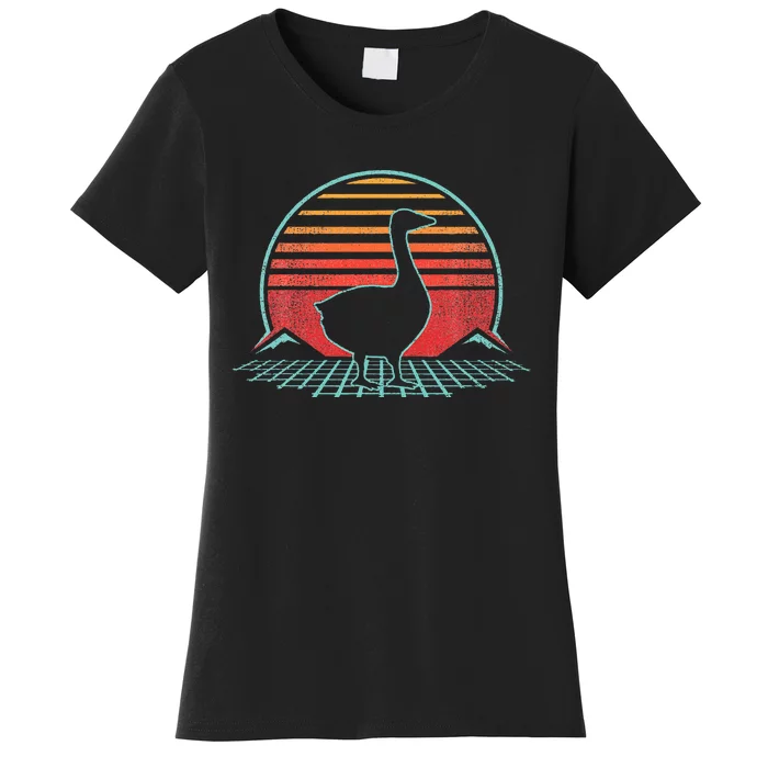 Goose Retro Vintage 80s Style Animal Lover Gift Women's T-Shirt