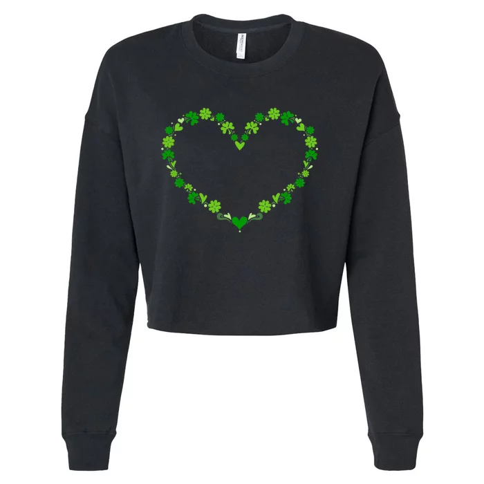 Green shamrock heart for St Patricks day celebration outfit Cropped Pullover Crew