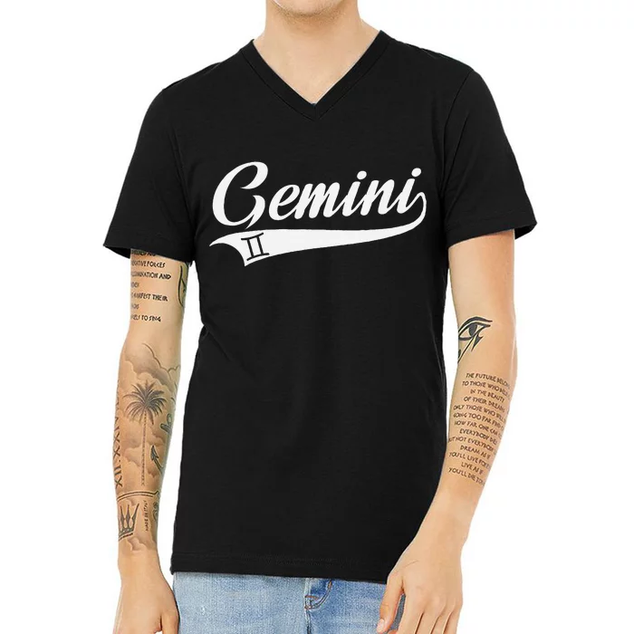 Gemini Zodiac Sign Horoscope Throwback Design Classic V-Neck T-Shirt