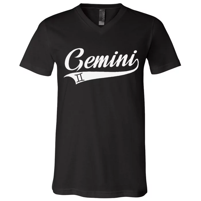 Gemini Zodiac Sign Horoscope Throwback Design Classic V-Neck T-Shirt