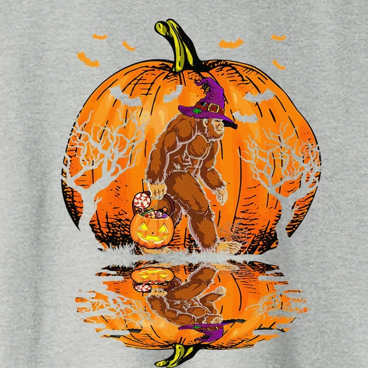 Halloween Bigfoot Pumpkin Spice Halloween Bigfoot Lover Gift Women's Crop Top Tee