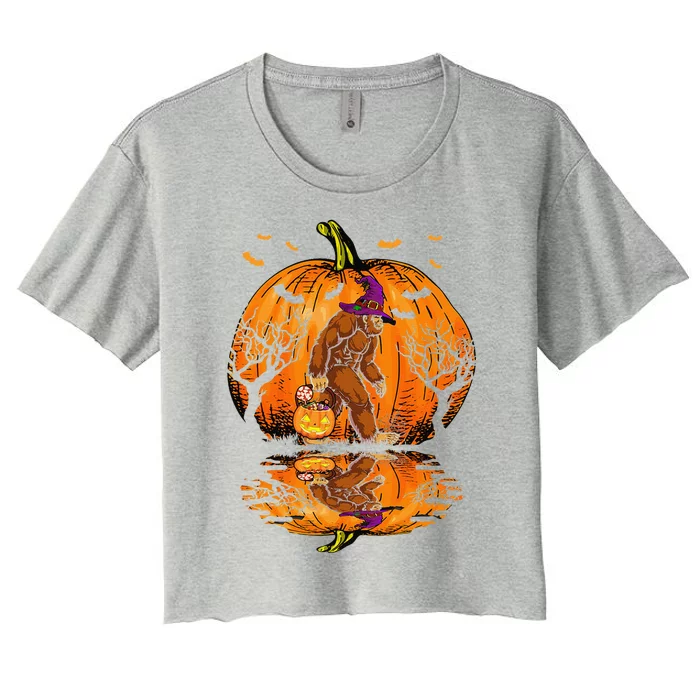 Halloween Bigfoot Pumpkin Spice Halloween Bigfoot Lover Gift Women's Crop Top Tee