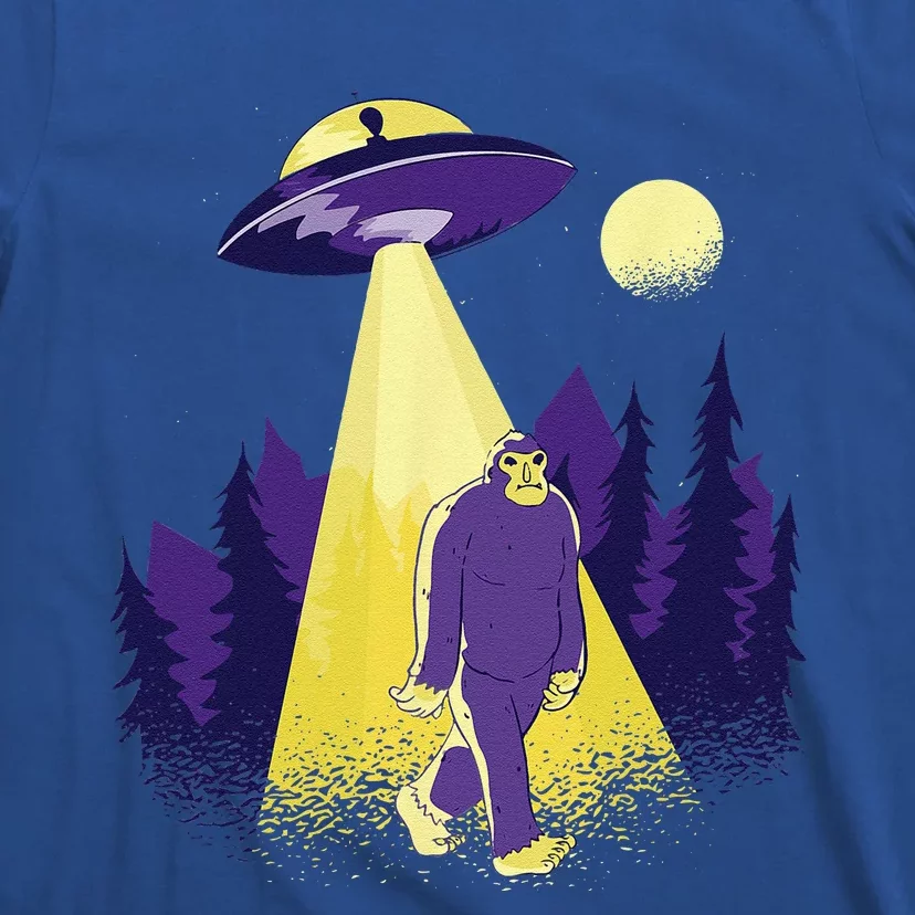 Halloween Bigfoot Ufo Abduction T-Shirt