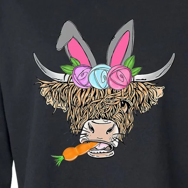 Happy Easter heifer highland cow with bunny ears carrot egg Cropped Pullover Crew