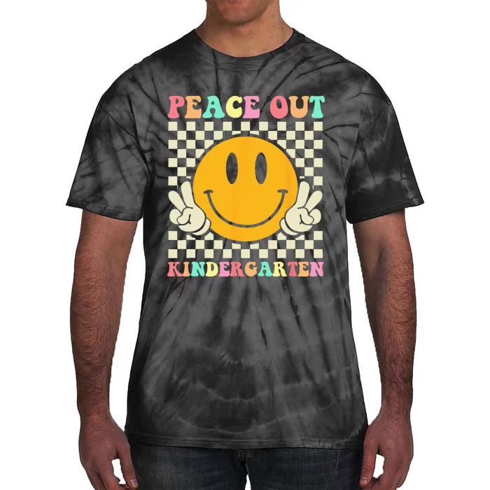 Hippie Peace Out Kindergarten Teacher Last Day Of School Tie-Dye T-Shirt