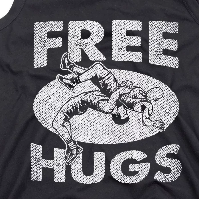 Hilarious Wrestling Fans Embrace the Free Hugs! Tank Top