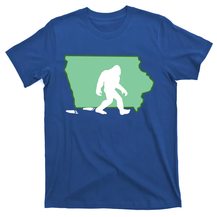 Iowa Bigfoot Hunter State Gift T-Shirt