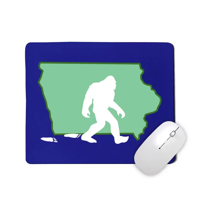 Iowa Bigfoot Hunter State Gift Mousepad