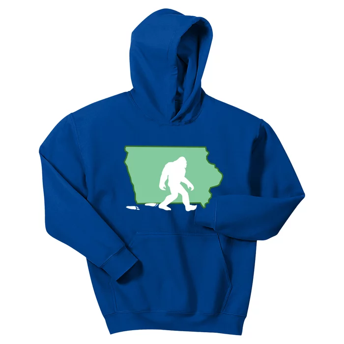 Iowa Bigfoot Hunter State Gift Kids Hoodie