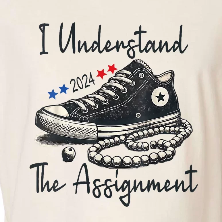 I Understand The Assignment Chucks And Pearls Election 2024 Garment-Dyed Women's Muscle Tee