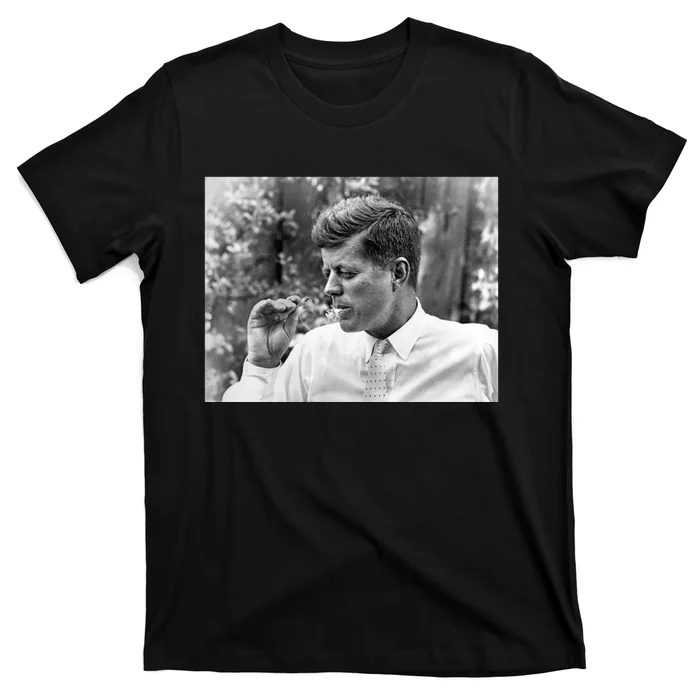 John F Kennedy Smoking T-Shirt