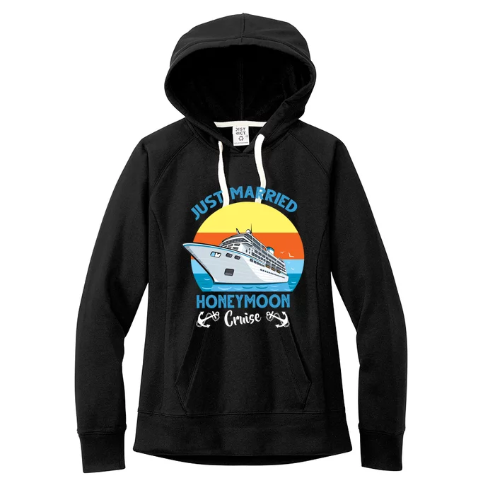 Just Got Married Honeymoon Cruise Couple Matching Gift Women's Fleece Hoodie