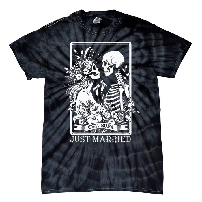 Just Married Est 2024 Halloween Skeleton Couples Tie-Dye T-Shirt