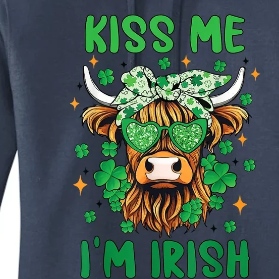 Kiss Me IM Irish St. Patricks Day Funny Cute Highland Cow Women's Pullover Hoodie