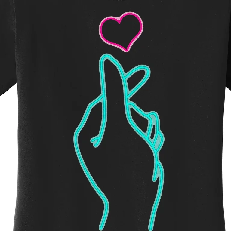 K Pop Heart Hand Symbol K Drama Korean Pop Music Fan Gift Women's T-Shirt